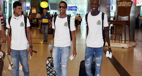 بالصور.. العالمي يصل تركيا